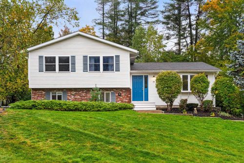 14 Sherwood Cir, Salem, NH, 03079-3243 | Card Image