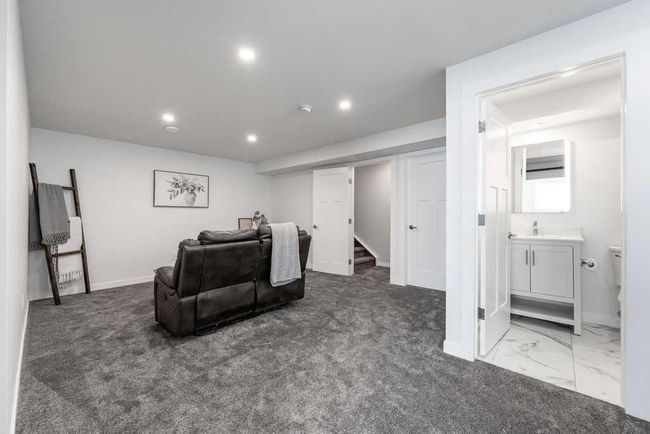 7 Sundown Cres, House other with 4 bedrooms, 4 bathrooms and 4 parking in Cochrane AB | Image 40