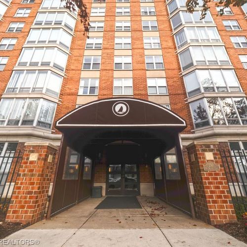 79-805-250 E Harbortown Dr, Detroit, MI, 48207-5027 | Card Image