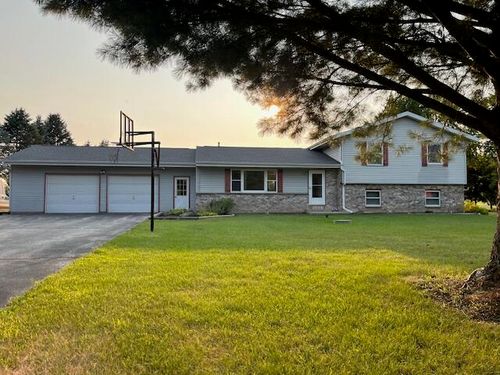3967 Ernst Dr, HARTFORD, WI, 53027-9583 | Card Image