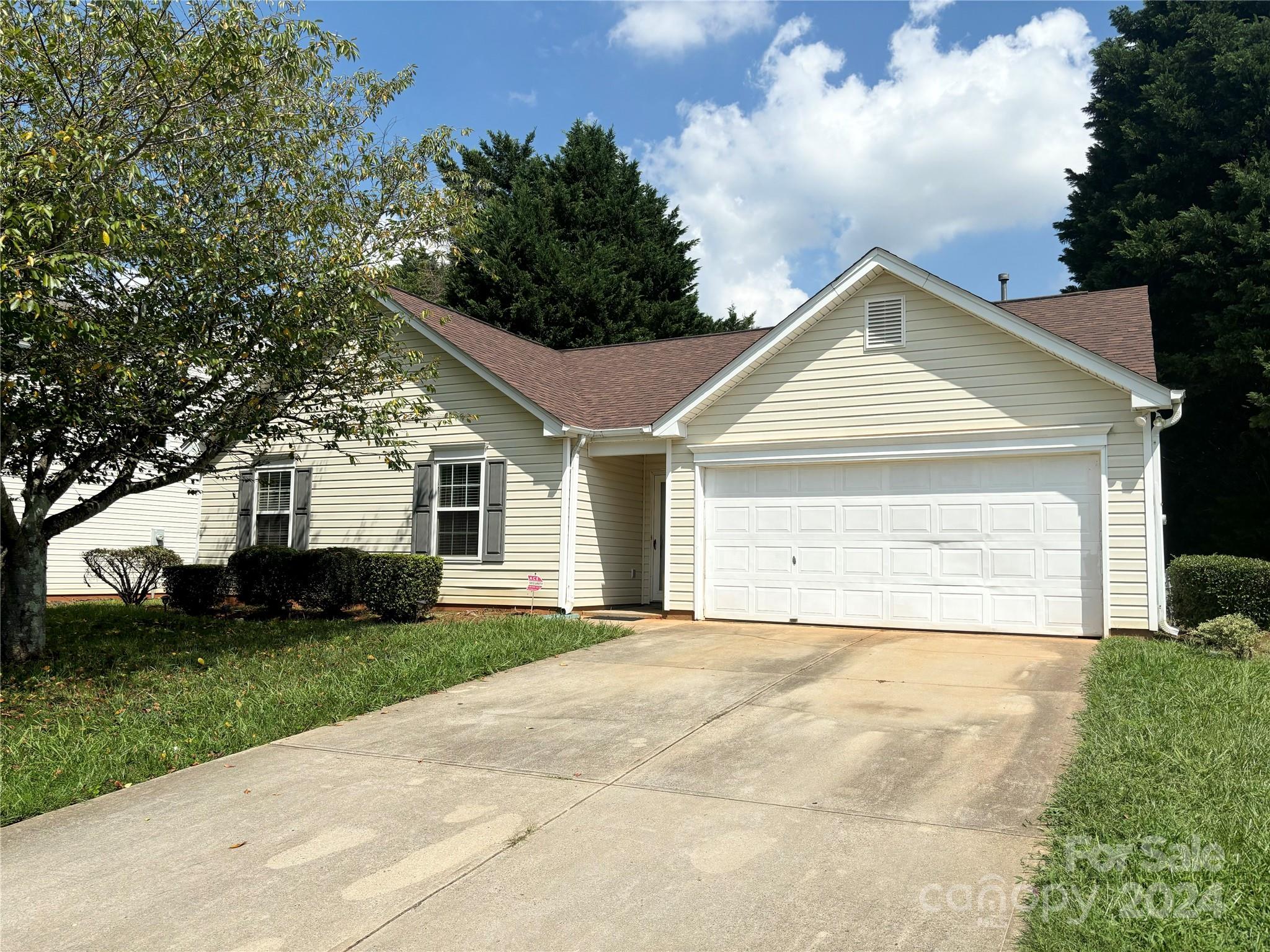 Liberton Ct, Charlotte, NC 28216