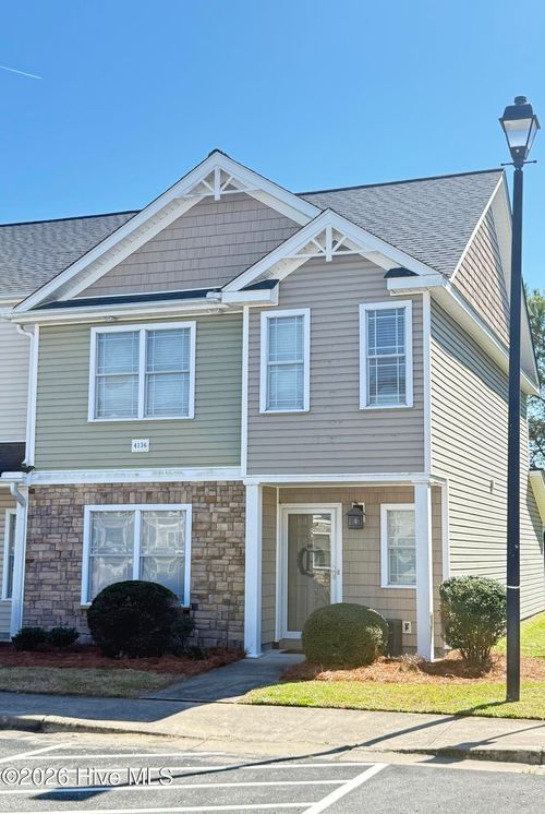 v8-4136 Kittrell Farms Dr, Greenville, NC, 27858-8148 | Card Image