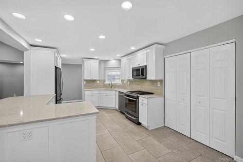 60 Muirfield Ct, Poughkeepsie, NY, 12603-4934 | Card Image