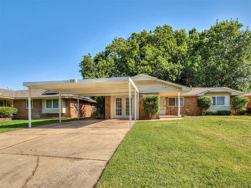 106 W Ash Dr, Noble, OK, 73068-8426 | Card Image