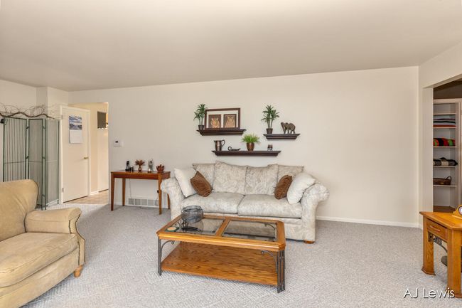 Living room w/bay window | Image 5