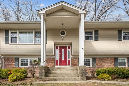 7 Jacqueline Rd, Monsey, NY, 10952-5208 | Card Image