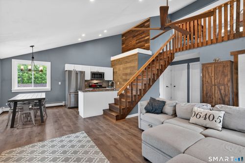 68 Ivy St, Branford, CT, 06405-4081 | Card Image