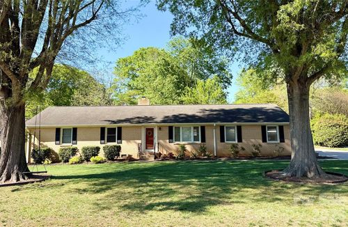 8325 Fallsdale Dr, Charlotte, NC, 28214-1127 | Card Image