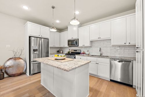 102-202 Claremont Ave, San Antonio, TX, 78209-6806 | Card Image