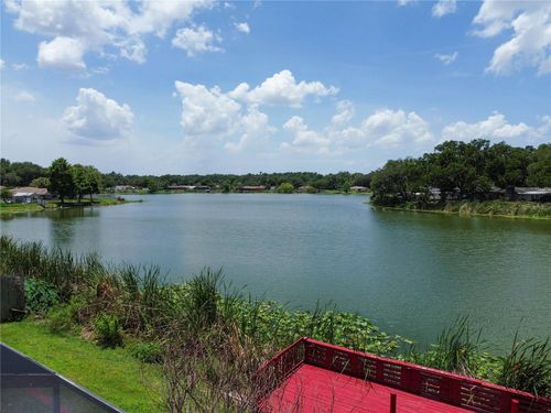 912 Shangri La Dr, SEFFNER, FL, 33584-3944 | Card Image