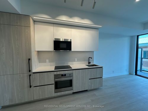 303-699 Sheppard Ave E, North York, ON, M2K0C8 | Card Image