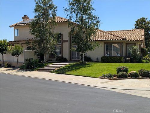 886 Oakland Hills Dr, Banning, CA, 92220-5138 | Card Image