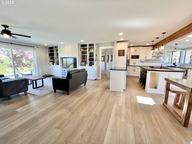 1082 E Highland Ave, House other with 5 bedrooms, 3 bathrooms and 2 parking in Hermiston OR | Image 19