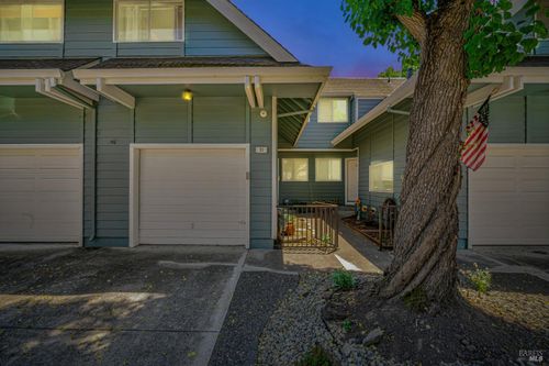 33 Meadowbrook Ct, Cotati, CA, 94931-5185 | Card Image