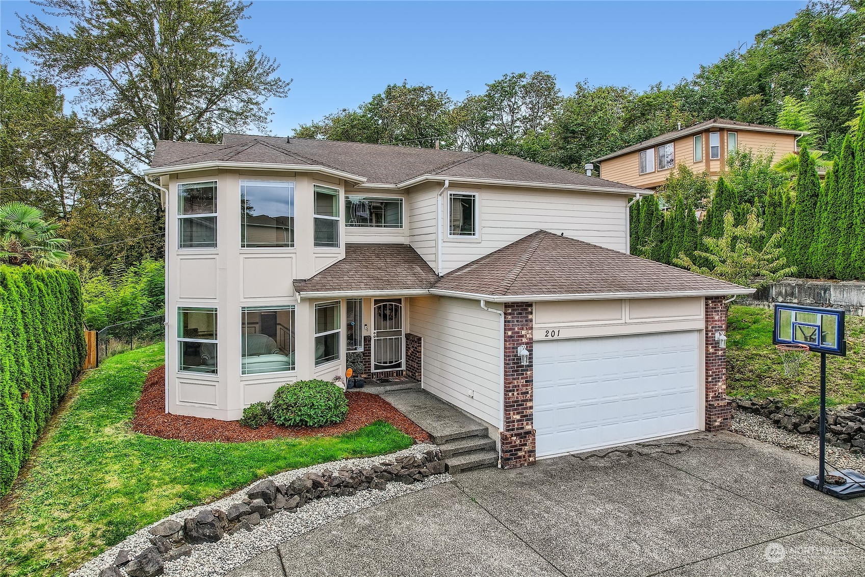 Lind Ave, Renton, WA 98057