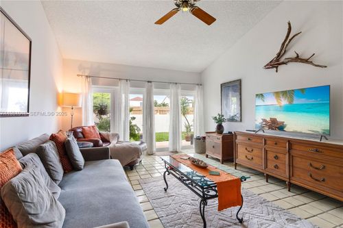 3c-19994 Ne 5th Ct, Miami, FL, 33179-3031 | Card Image