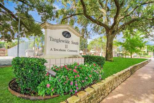 9433 Pagewood Ln, Houston, TX, 77063-5352 | Card Image