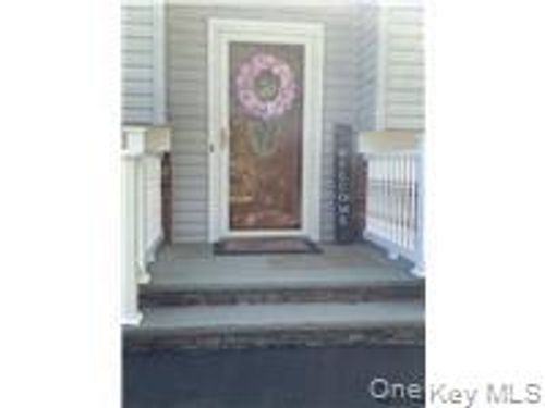13 Baldwin Dr, Wappingers Falls, NY, 12590-3817 | Card Image