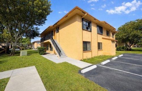 1229-2530 W 67th Pl, Hialeah, FL, 33016-2855 | Card Image
