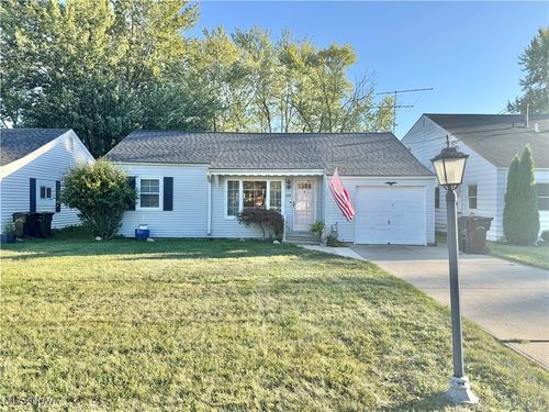 439 Berkshire Rd, Elyria, OH, 44035-2913 | Card Image