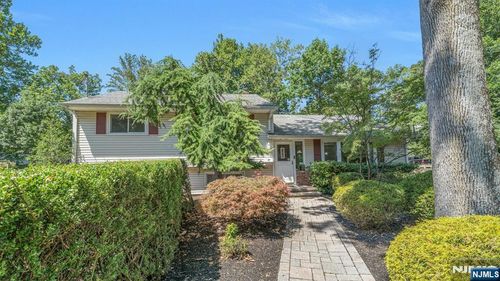 82 Little Falls Rd, Cedar Grove, NJ, 07009-1544 | Card Image