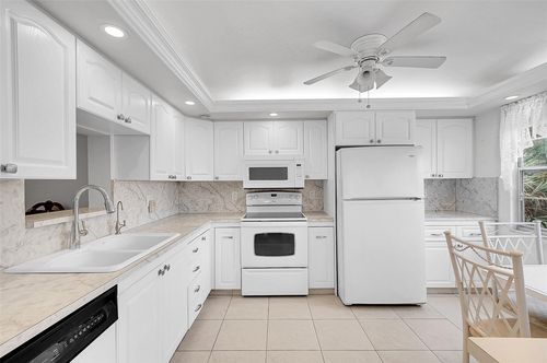 apt-o3-2302 Lucaya Ln, Coconut Creek, FL, 33066-1129 | Card Image