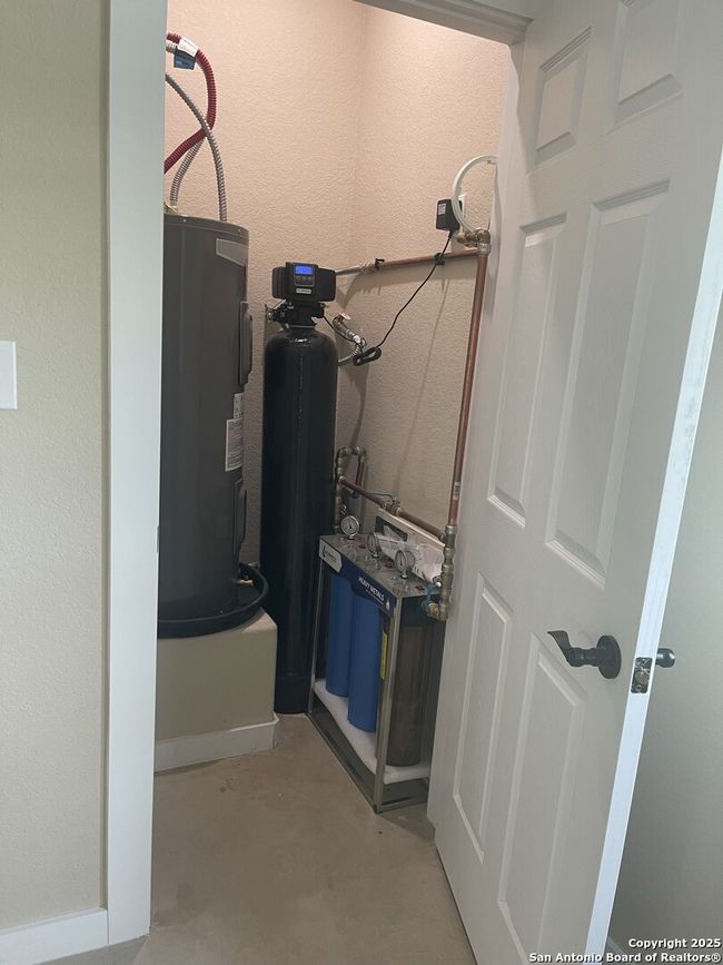 2 - 25617 Campbellton Rd, House other with 3 bedrooms, 2 bathrooms and null parking in San Antonio TX | Image 25