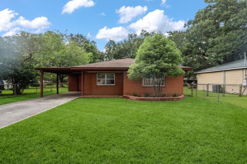 2024 Pine St, Liberty, TX, 77575-3216 | Card Image