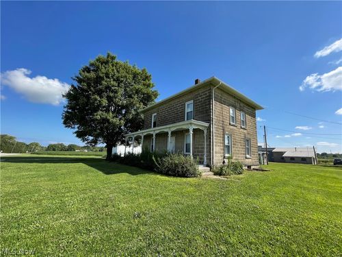 8279 Baumhart Rd, Vermilion, OH, 44001-9656 | Card Image