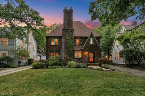3295 Glencairn Rd, Shaker Heights, OH, 44122-3407 | Card Image