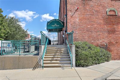 3E - 75 Eagle Street, Condo with 2 bedrooms, 1 bathrooms and 1 parking in Providence RI | Image 2