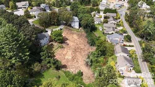 16 Village East Ct, Asheville, NC, 28805-9719 | Card Image