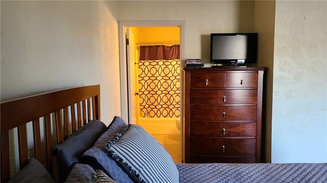 Upstairs bedroom and bath | Image 7