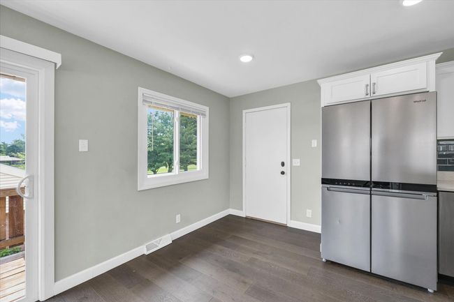 8 - 8 Fields E, Condo with 2 bedrooms, 2 bathrooms and 1 parking in Champaign IL | Image 13
