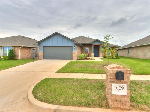 1009 Blackjack Creek Dr, Yukon, OK, 73099-9437 | Card Image
