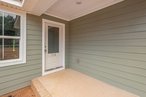 719 Parkview Dr, Laurens, SC, 29360-2623 | Card Image