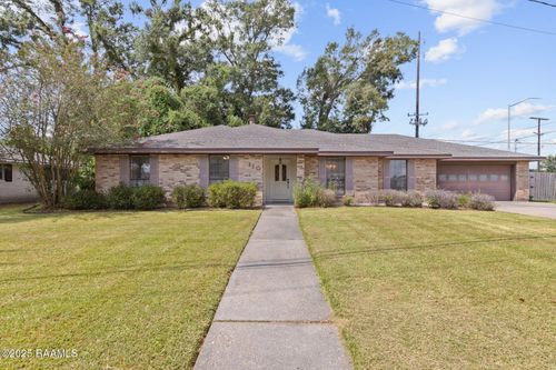 110 Robert Lee Cir, Lafayette, LA, 70506-3129 | Card Image