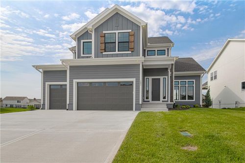 17218 S Heatherwood St, Olathe, KS, 66062-6633 | Card Image