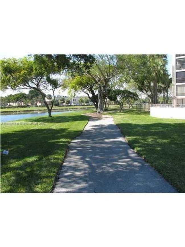 APT-311D - 2309 S Cypress Bend Dr, Condo with 3 bedrooms, 2 bathrooms and null parking in Pompano Beach FL | Image 44