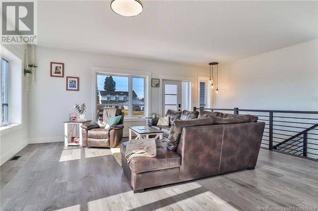 11 Riverside Dr, House other with 5 bedrooms, 3 bathrooms and null parking in Petitcodiac NB | Image 4