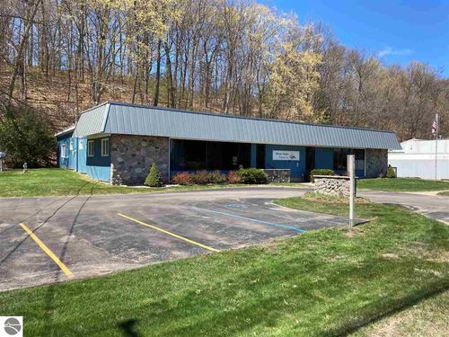 3639 Cass Rd, Traverse City, MI, 49684-9153 | Card Image