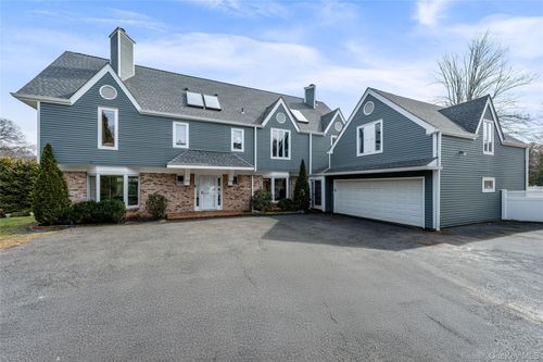 239 Sunny Ridge Rd, Harrison, NY, 10528-1521 | Card Image