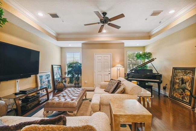 Living Room | Image 11