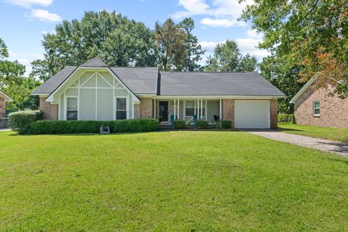 812 Beauregard Rd, Summerville, SC, 29486-1904 | Card Image