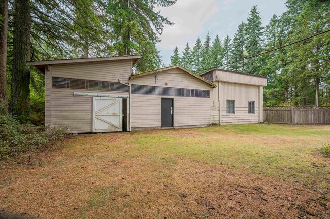 3381 208 St, House other with 3 bedrooms, 2 bathrooms and 9 parking in Langley BC | Image 27