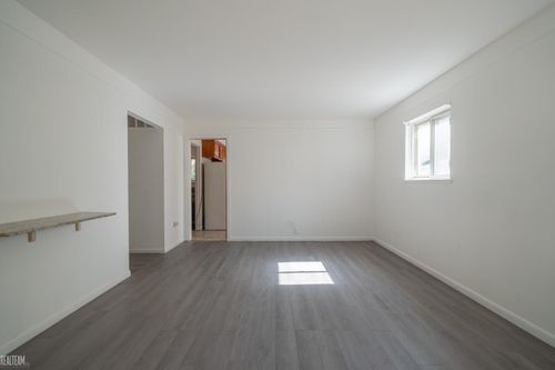 27720 Barrington St, Madison Heights, MI, 48071-3253 | Card Image