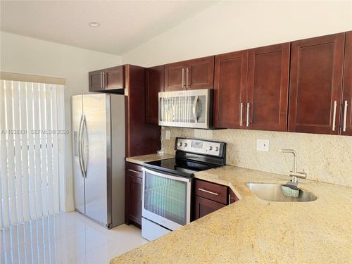 apt-218-3375 W 76th St, Hialeah, FL, 33018-1777 | Card Image
