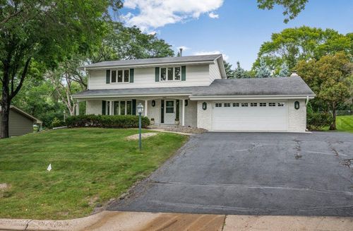 6809 Paiute Dr, Edina, MN, 55439-1032 | Card Image