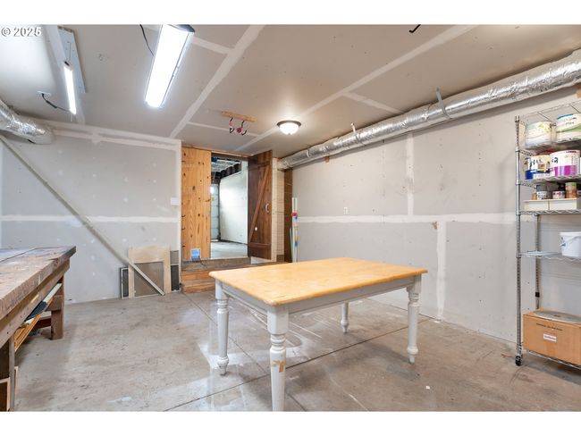 1710 Norkenzie Rd, House other with 3 bedrooms, 2 bathrooms and 1 parking in Eugene OR | Image 34