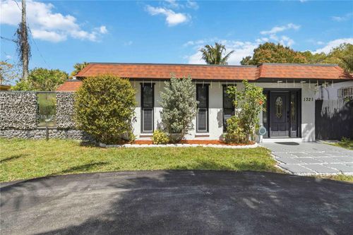 1321 Ne 148th St, Miami, FL, 33161-2552 | Card Image